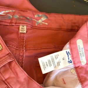 Seven7 pink mid rise ankle skinny cut off jeans 14